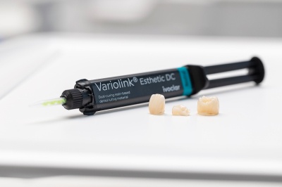 Variolink Esthetic DC Refill 5g – Двойнополимеризиращ Композитен Цимент Ivoclar